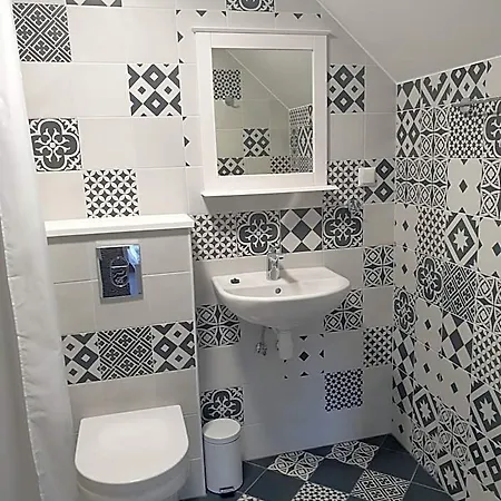 Tamme Teemaja Inn Iisaku